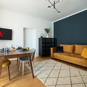Bright Stylish With A Huge Terrace In A Location Appartement Vienne